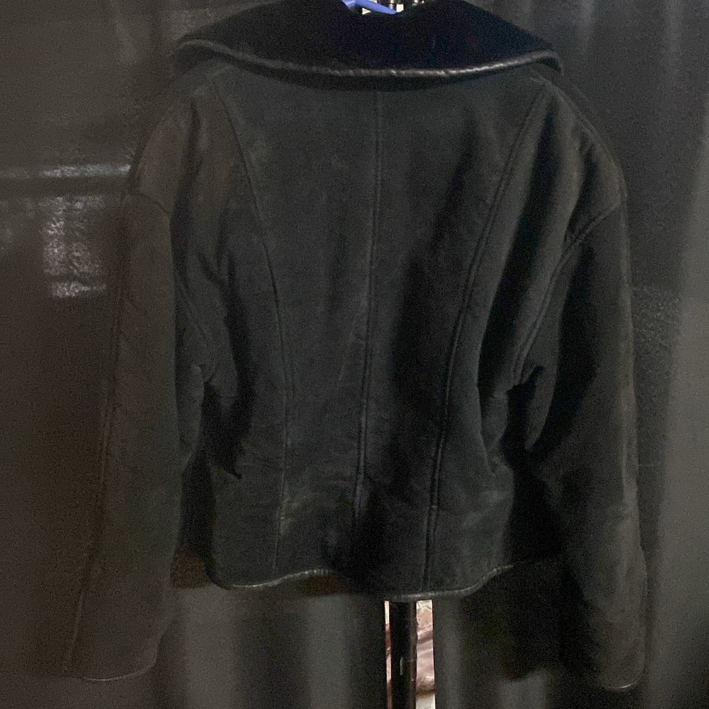 Beautiful Shearling Jacket. - Picture 3 of 8